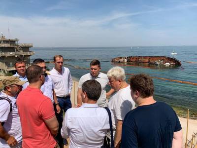 В Одессе из-за танкера «Делфи» объявили чрезвычайную ситуацию