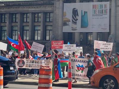 Азербайджанцы в Ванкувере на акции против армянской провокации.ФОТО