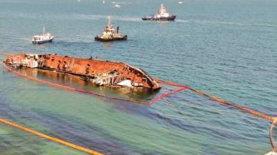 Вытекают нефтепродукты: ситуация с танкером Delfi, затонувшим у Одессы, определена как ЧС