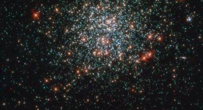 Невероятно красиво: "Хаблл" сделал снимок великолепного звездного скопления