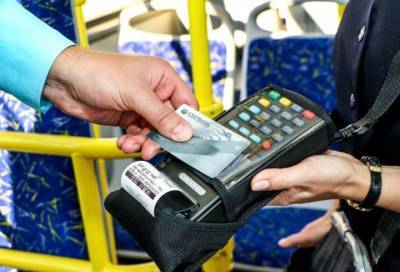 В пяти городах Ленобласти ввели бесконтактную оплату проезда