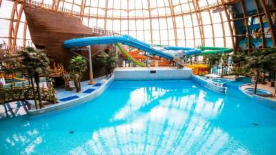 В Петербурге полностью открылся аквапарк в ТРЦ "Питерлэнд"