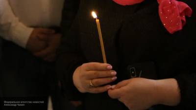 СК проверяет видео с читинским подростком, прикурившим от церковной свечи