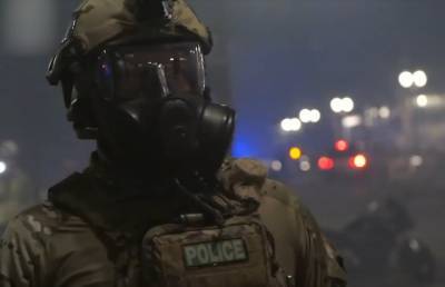 Демонстрации против расизма и полицейского насилия не утихают в США: военные применяют слезоточивый газ и дубинки