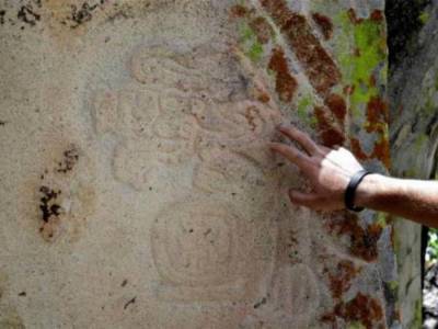 Археологи нашли 2500-летнюю пирамиду с фресками «рогатых» людей