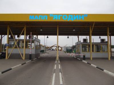 На границе Польши с Украиной стоят десятикилометровые очереди фур