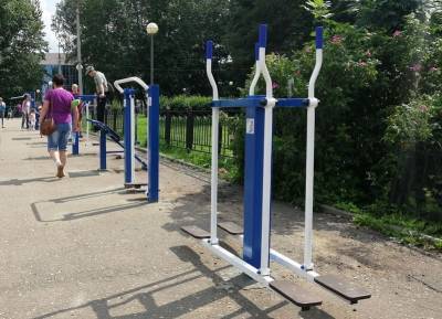 Возле Реадовского парка в Смоленске установили новые уличные тренажеры