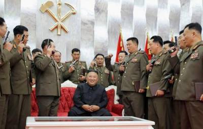 Лидер КНДР поздравил командиров народной армии с 67-м Днем Победы