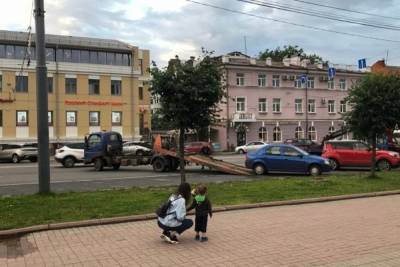 Ярославские сети наполняются проклятиями по поводу работающих в центре города эвакуаторов