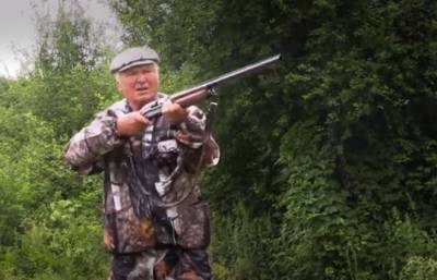Самый пожилой охотник Кузбасса продемонстировал мастерство стрельбы сотрудникам Росгвардии