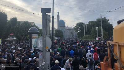Празднование Курбан-Байрама заблокирует движение транспорта в центре Петербурга