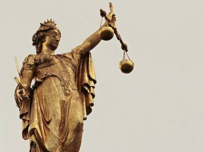 Судью алтайского Арбитражного суда подозревают в системной коррупции