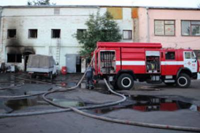 На киевском Крещатике загорелось шестиэтажное здание