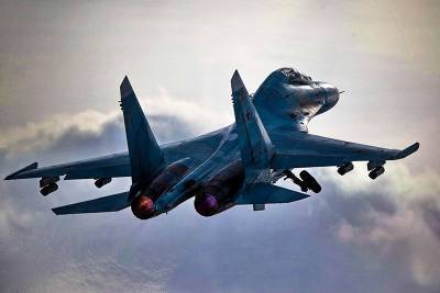 Су-27 перехватил американского разведчика над Черным морем