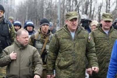 Киев выступает за возвращение российских офицеров в состав СЦКК