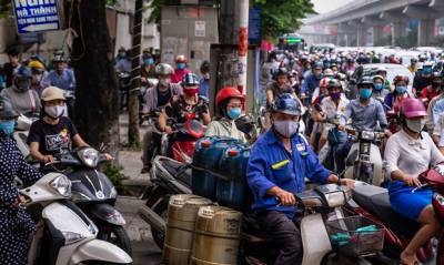 Власти Вьетнама эвакуируют 80 тысяч туристов из-за вспышки нового коронавируса