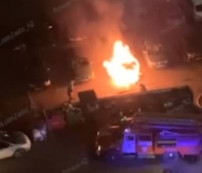 Пожар в автомобиле на Притомском проспекте в Кемерове попал на видео