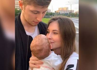 Фигуристка Юлия Липницкая родила и показала фото дочери в Instagram