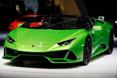 Американец купил спорткар Lamborghini на выделенную государством помощь