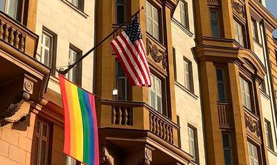 МИД России направил США, Великобритании и Канаде ноты протеста из-за флагов ЛГБТ на зданиях посольств
