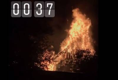 В Кемерове серьёзный пожар в доме сняли на видео