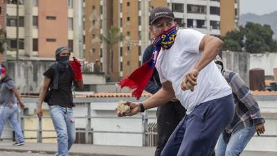 Николас Мадуро - Вандалы разгромили посольство Венесуэлы в Боготе - news-front.info - Колумбия - Венесуэла - Вена - Богота - Боливарианская