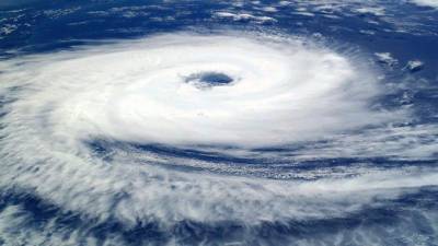 Ураган "Дуглас" ослаб до тропического шторма