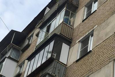 В Иванове полицейские выясняют обстоятельства падения из окна пожилой женщины