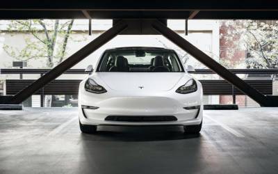 Илон Маск назвал машины Tesla «слишком дорогими»