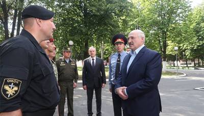Лукашенко продолжает посещать силовиков: сегодня он отправился к спецназу МВД