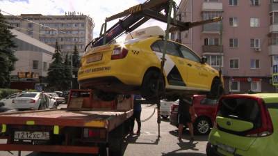 В Воронеже за парковку на местах для инвалидов эвакуировали 21 машину