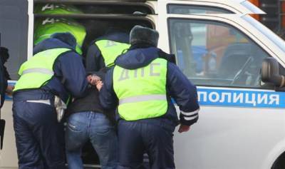В Вешкаймском районе пьяный водитель напал на сотрудника ДПС