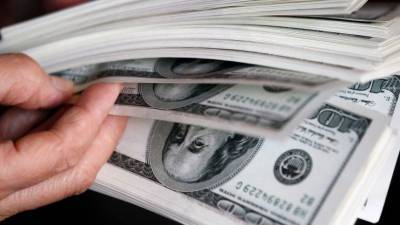 Экономист раскрыл причины оттока валютных вкладов из крупных банков