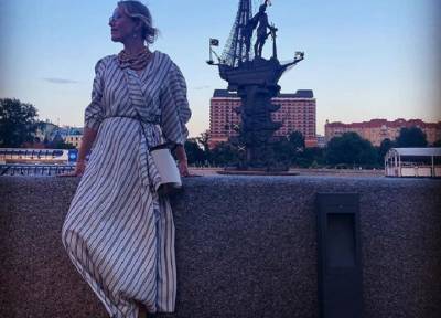 Ксения Собчак беременна? Богомолов выложил в Instagram фото жены с округлившимся животиком