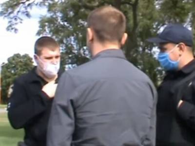 Житель Кривого Рога был оштрафован на 17 тысяч гривен: стоял на остановке без маски