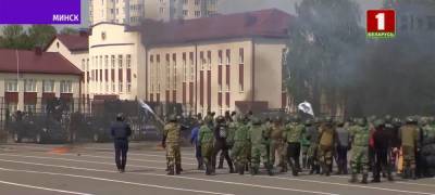 Видеофакт. Внутренние войска тренируются разгонять уличные протесты