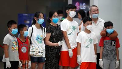 Вьетнам изолировал 80 тысяч туристов из-за нового вида коронавируса