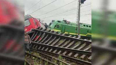 На Малой Балканской два поезда сошли с рельс