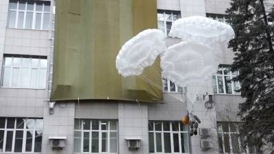 Чемезов: Создан парашют «Шанс» для спасения людей с высоты 35 метров