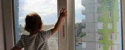 Трехлетний мальчик выпал из окна 8-го этажа в Калининграде и выжил