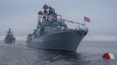 Российские боевые корабли потопили подлодку условного противника