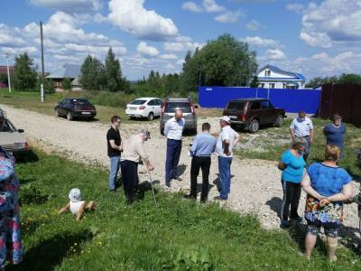Активисты дали подрядчику месяц на повторный ремонт дороги в Лысковском районе