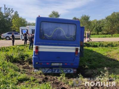 Автобус с пассажирами упал в кювет во Львовской области: семеро пострадавших