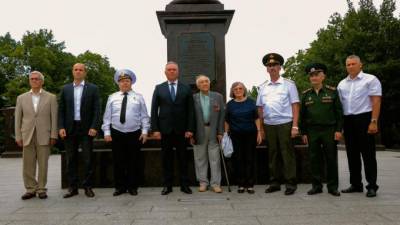 На площади Выборгских полков вспомнили героев Великой Отечественной войны