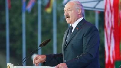 Эксперт считает, что Лукашенко решил использовать болезнь коронавирусом в предвыборных целях