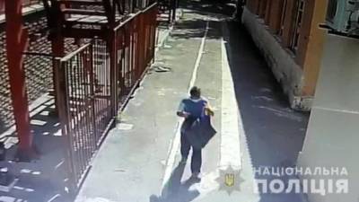 Нападение на синагогу в Мариуполе расследуют как покушение на убийство, нападавшего разыскивают