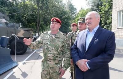 Лукашенко: Вопрос первейший, наиважнейший – сохранить страну. Президент посетил войсковую часть 3214 внутренних войск МВД