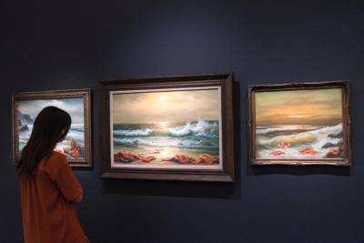 Триптих Бэнкси продали на аукционе Sotheby's за $2,9 млн