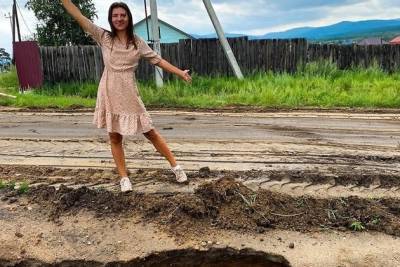 Дорогу в селе под Читой отремонтировали после поста в блоге Сельчанка