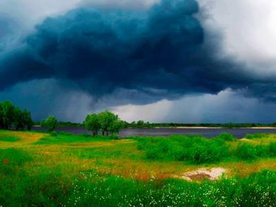 Синоптик: Среда в Украине будет жаркой, а циклон Dana обеспечит грозовые дожди (КАРТЫ)